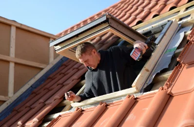 Pose de fenêtres de toit Velux à Roquiague